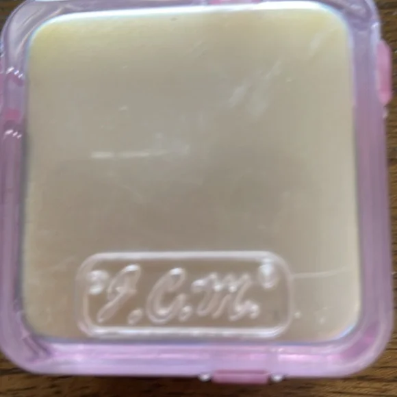 14kt Birthstone earrings June/Pink - Picture 5 of 5